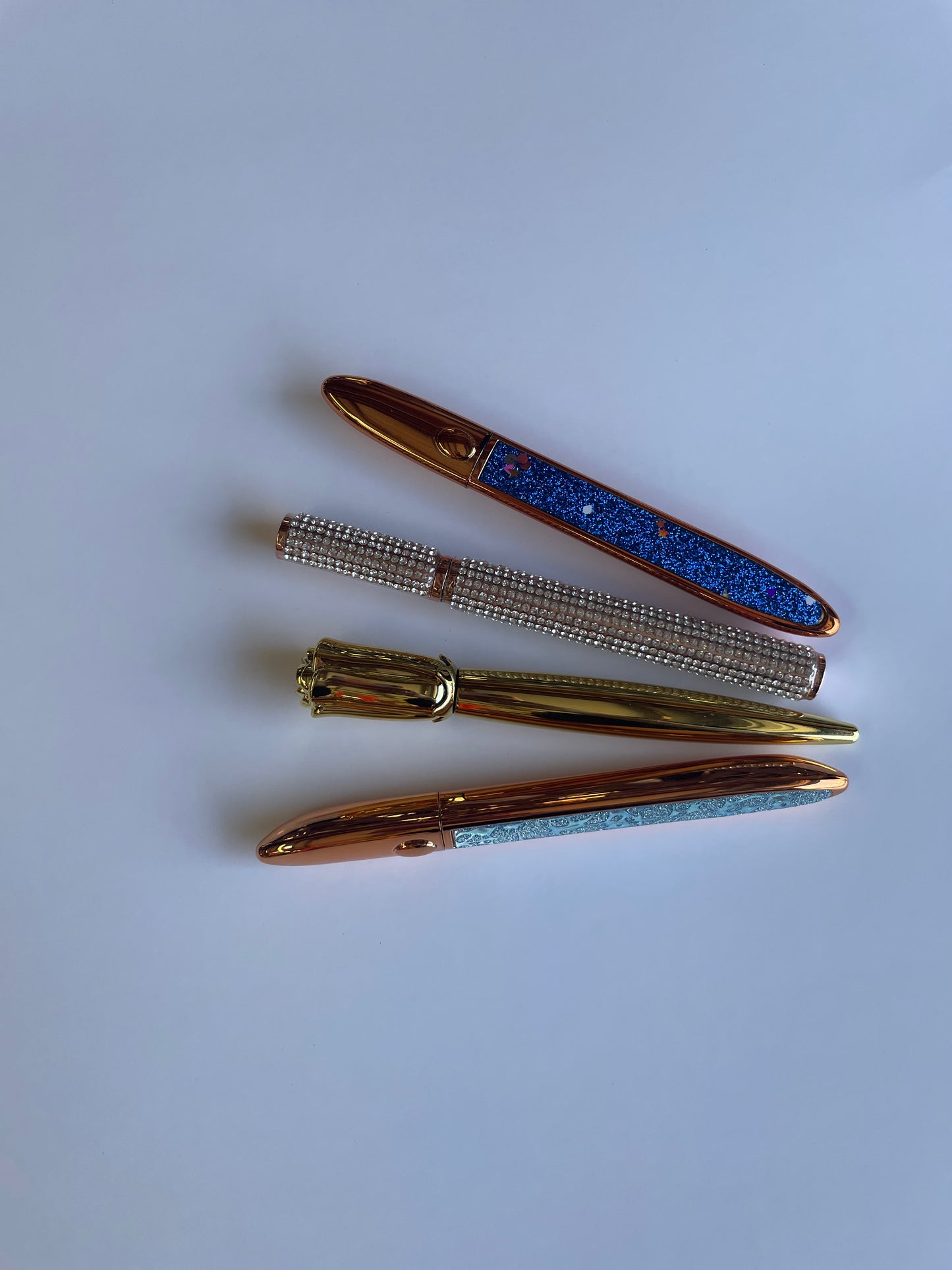 Eyelash glue pen